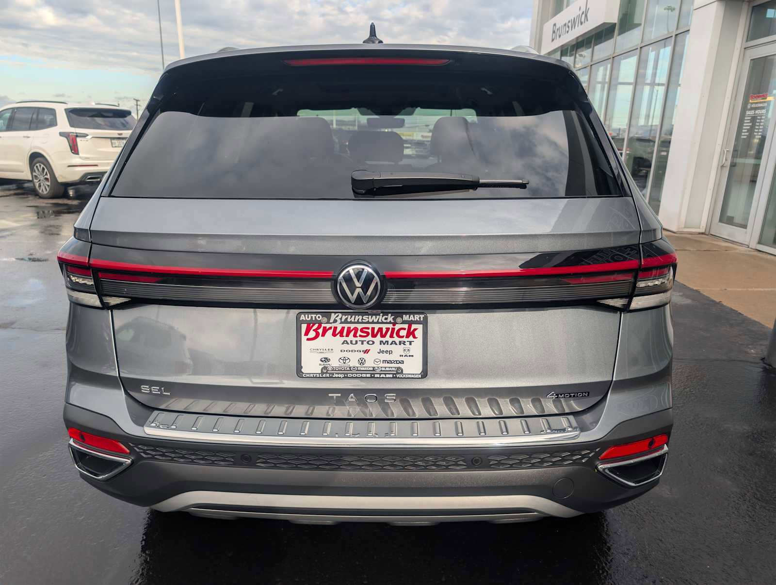 Certified 2025 Volkswagen Taos SEL w/ Taos Adventure Package image 6