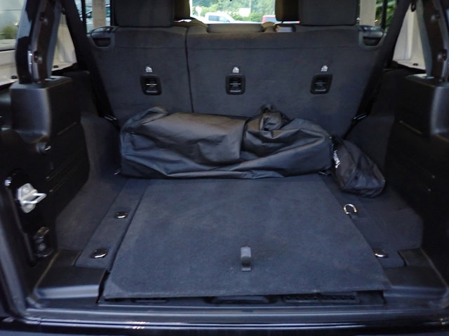 Used 2021 Jeep Wrangler Unlimited Sahara w/ Cold Weather Group image 4