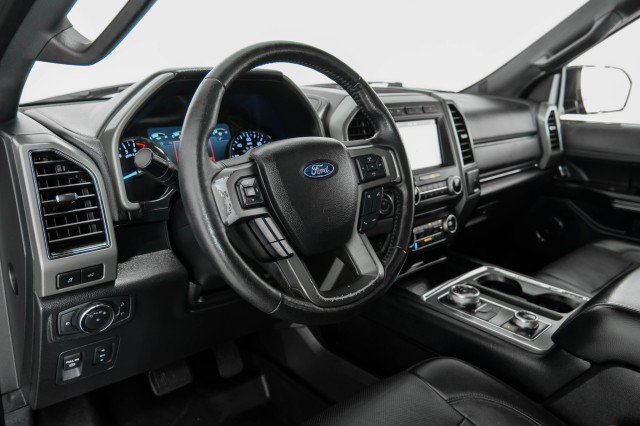 Used 2018 Ford Expedition XLT w/ Equipment Group 202A AWD/4WD image 12