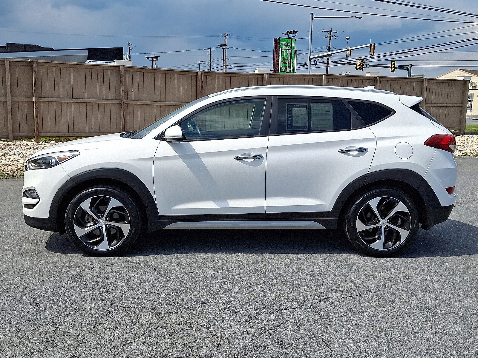 Used 2017 Hyundai Tucson Limited w/ Cargo Package AWD/4WD image 9