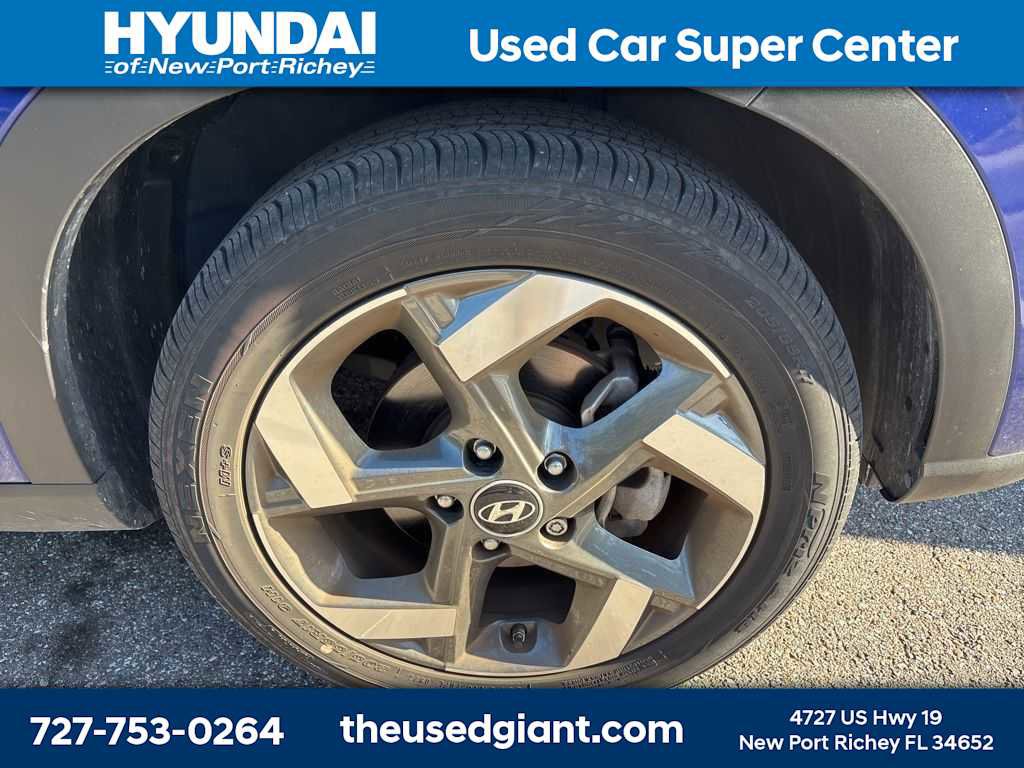 Certified 2023 Hyundai Venue SEL image 5