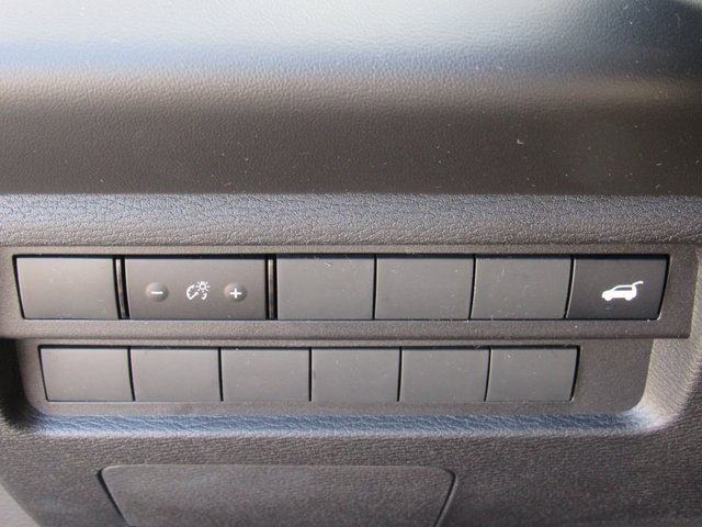 New 2025 Mitsubishi Outlander SE image 22