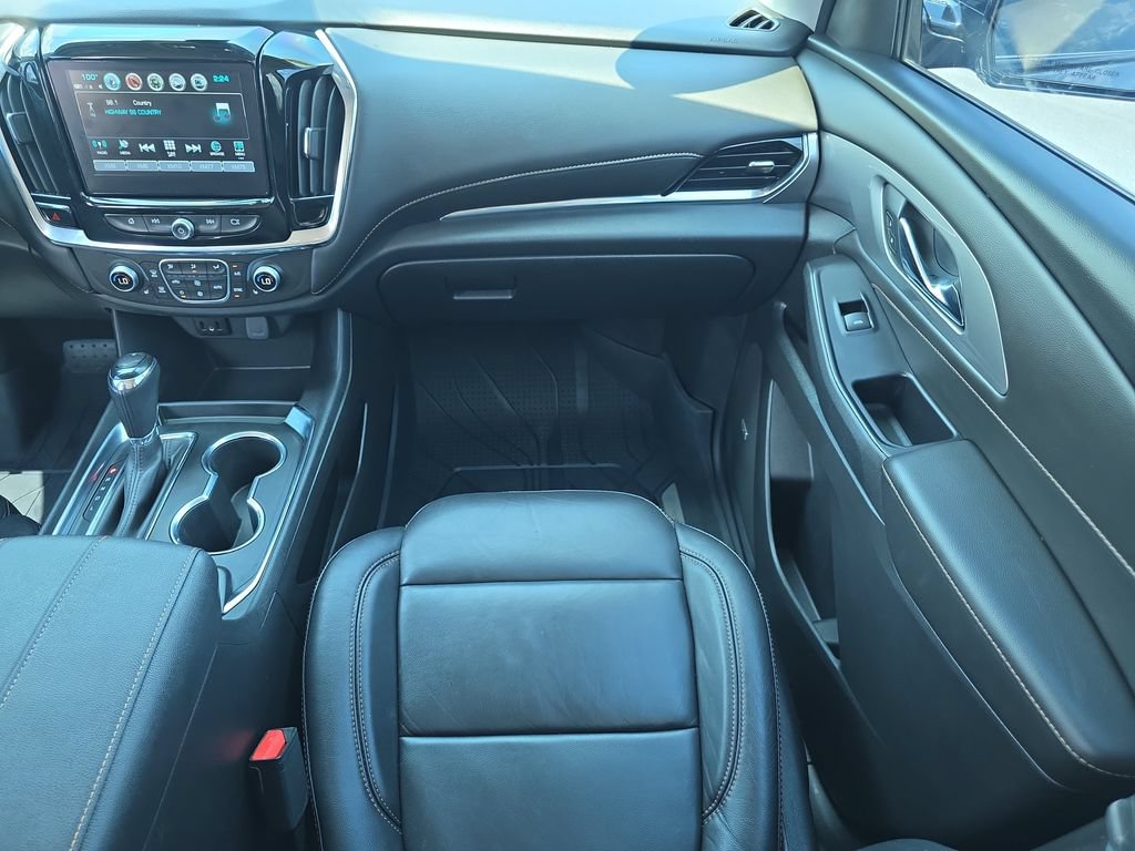 Used 2018 Chevrolet Traverse RS FWD image 16