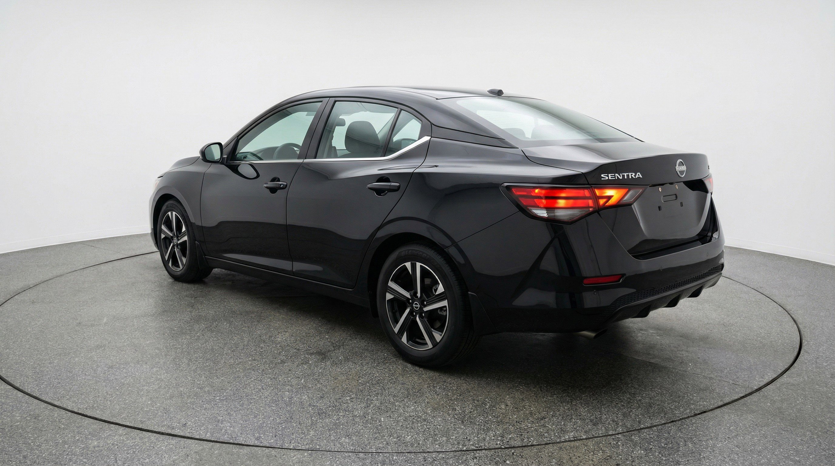 Used 2025 Nissan Sentra SV image 6