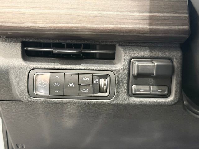 Used 2024 GMC Sierra EV Denali image 35