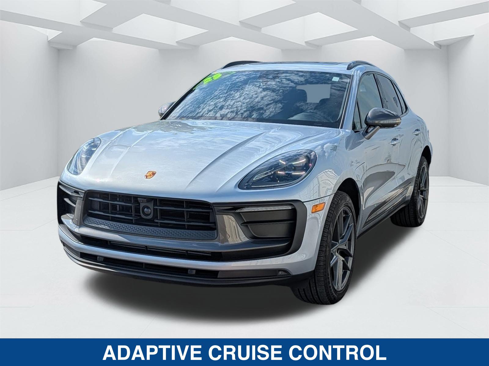 Used 2025 Porsche Macan Turbo AWD/4WD image 8