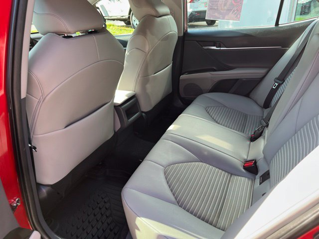 Used 2022 Toyota Camry SE FWD image 19