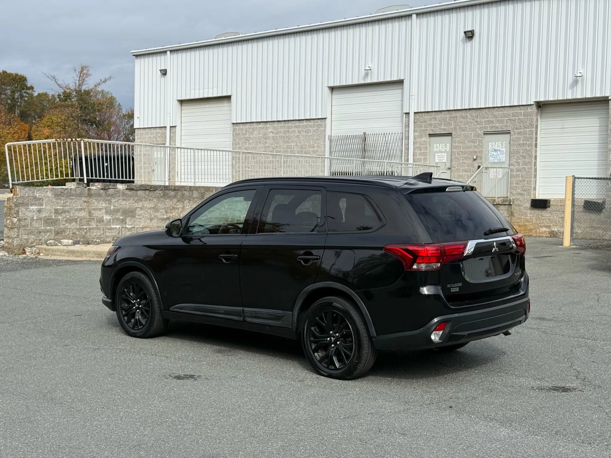 Used 2018 Mitsubishi Outlander ES image 10