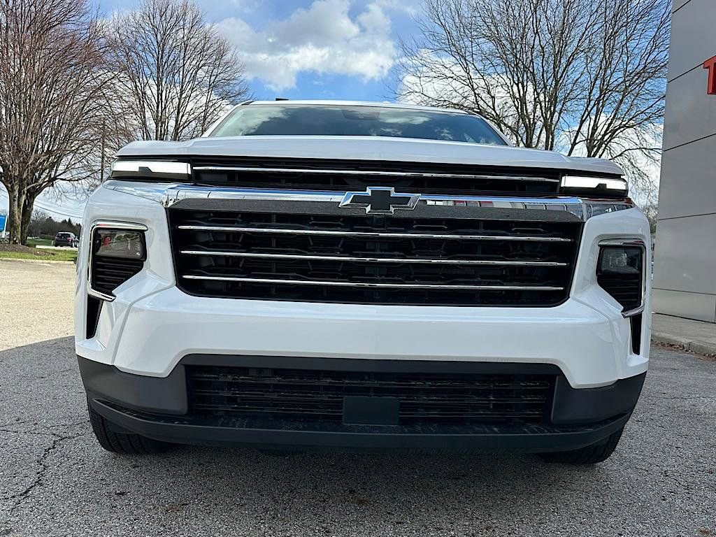 Used 2026 Chevrolet Traverse LT FWD image 9