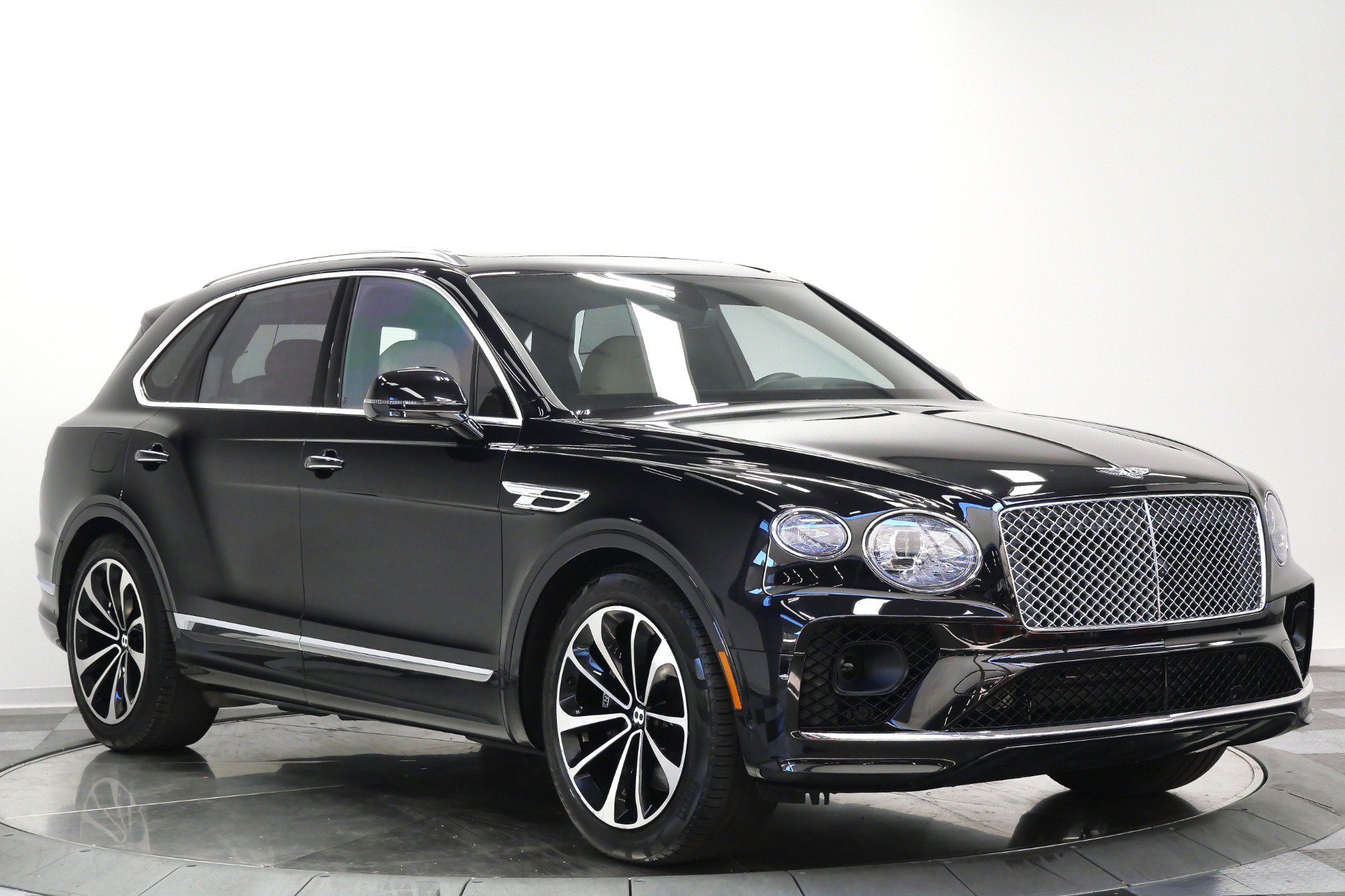 Used 2023 Bentley Bentayga AWD/4WD image 3