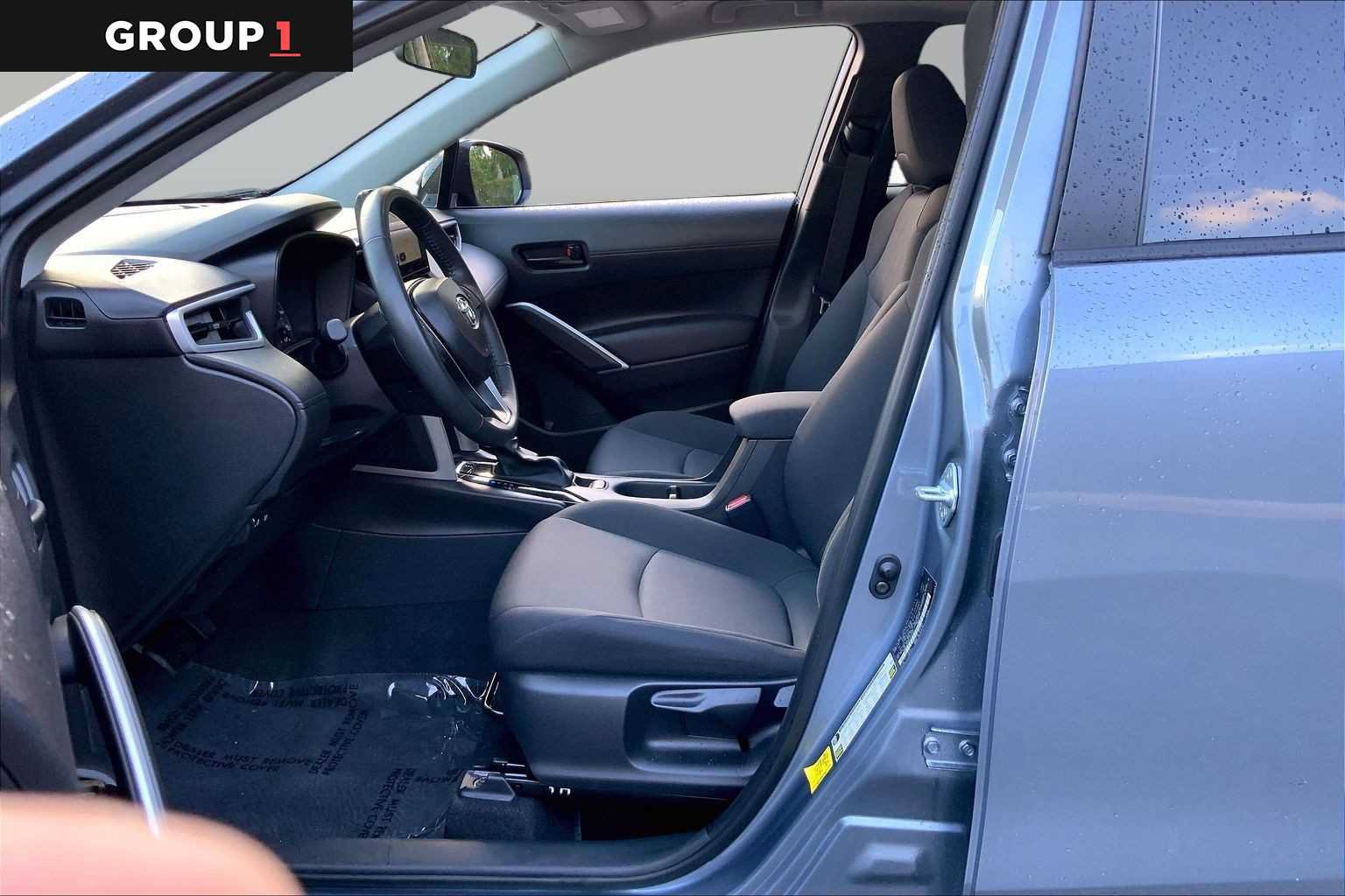 Used 2025 Toyota Corolla Cross LE w/ Moonroof Package AWD/4WD image 8