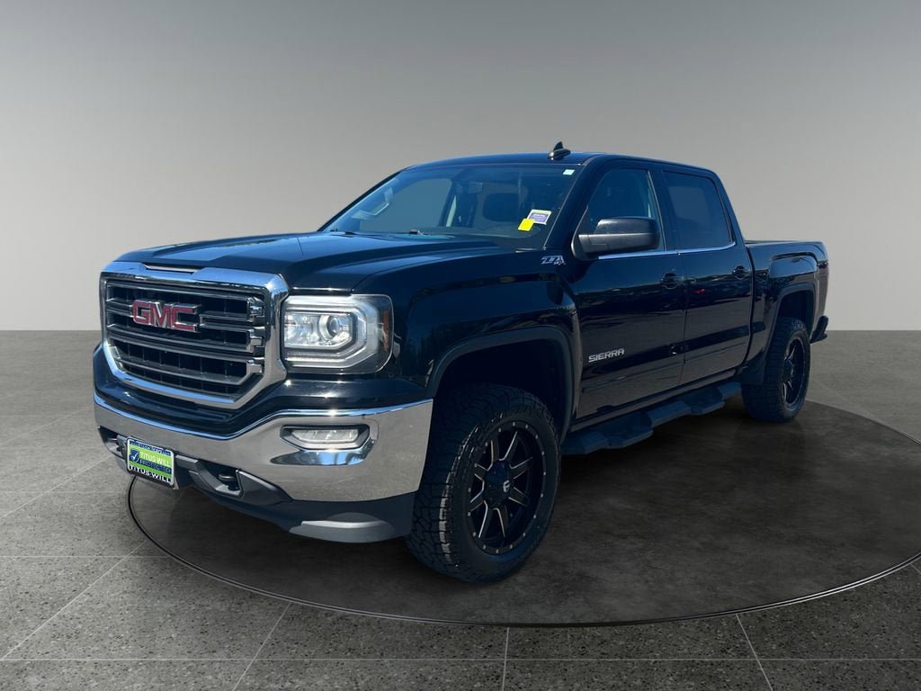 Used 2017 GMC Sierra 1500 SLE w/ SLE Value Package AWD/4WD image 4