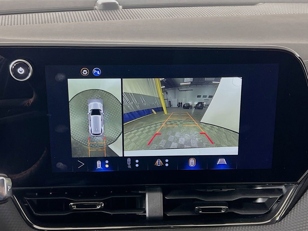 New 2026 Chevrolet Equinox RS w/ Safety and Technology Package image 14