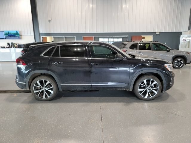 Used 2025 Volkswagen Atlas Cross Sport SEL Premium R-Line AWD/4WD image 8
