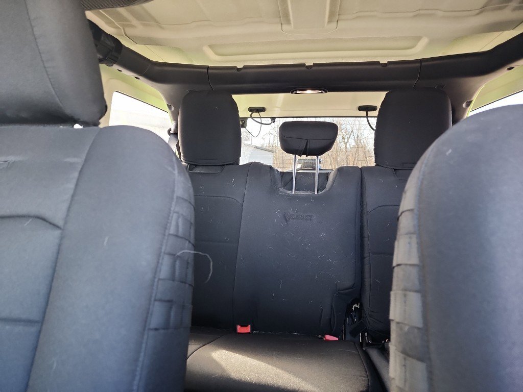 Used 2018 Jeep Wrangler Unlimited Sahara image 12