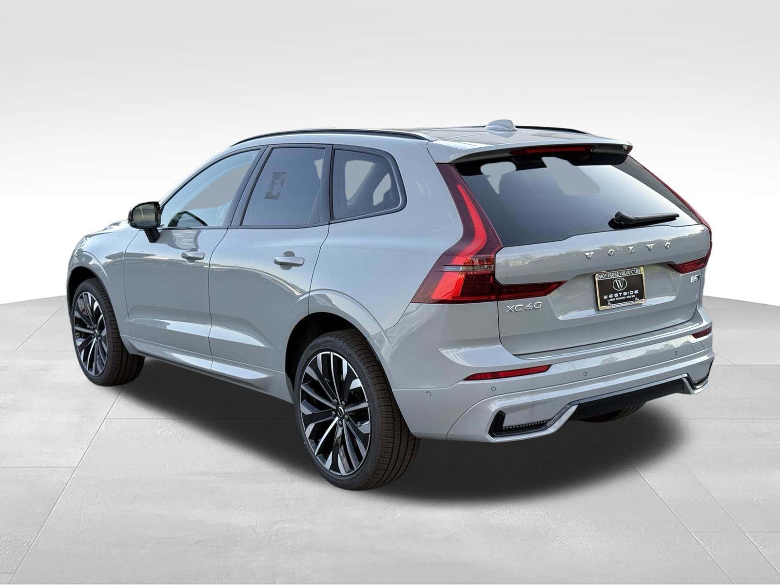 New 2027 Volvo XC60 B5 Ultra AWD/4WD image 3