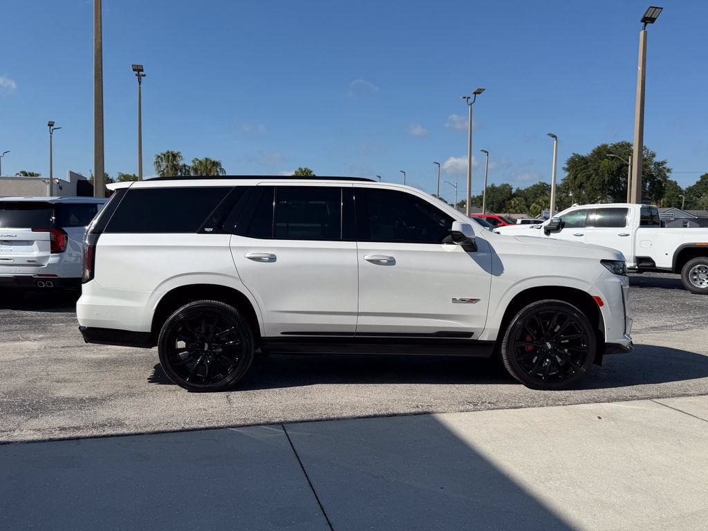 Used 2023 Cadillac Escalade V w/ LPO, ONYX Package AWD/4WD image 4