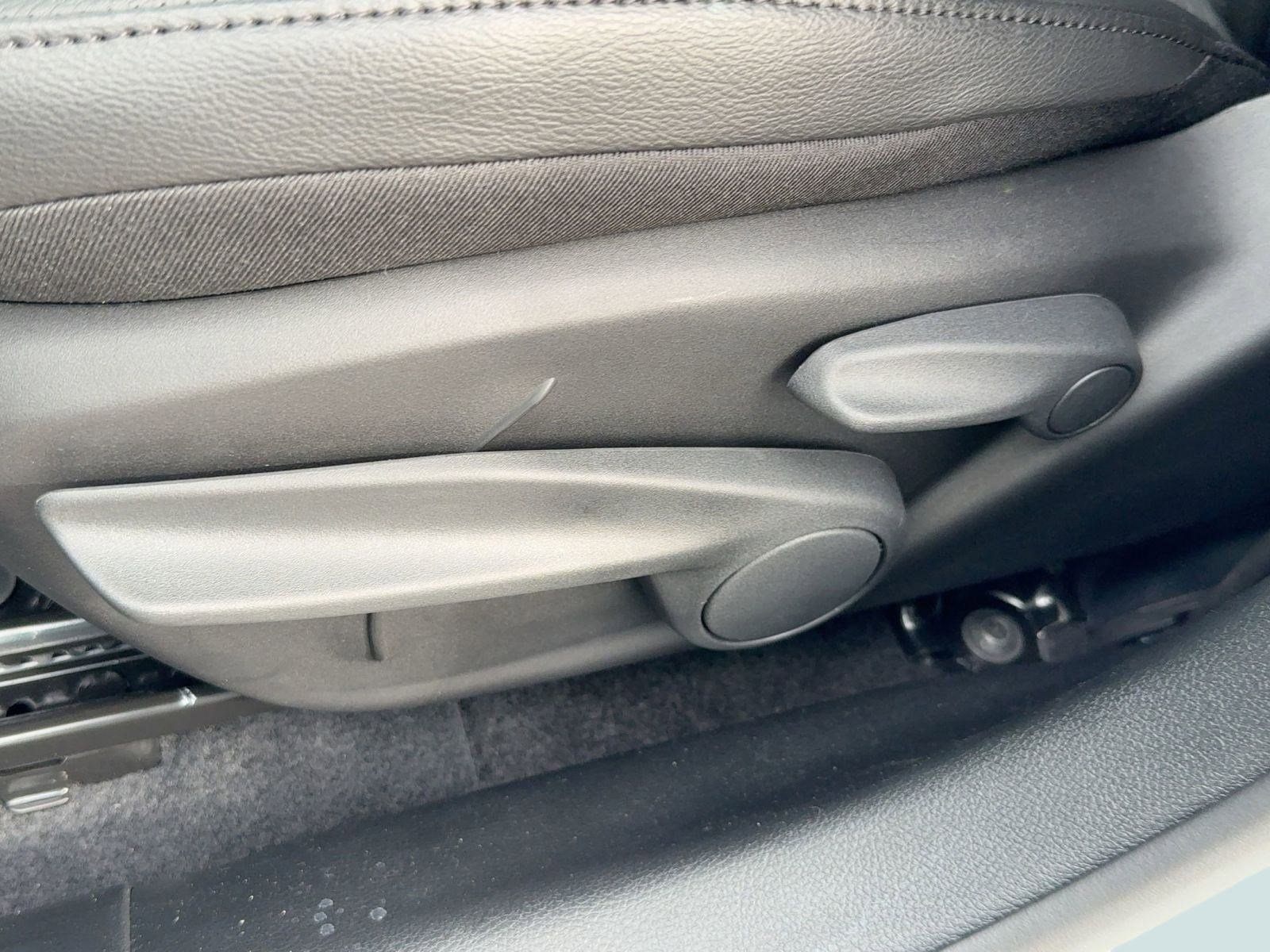 New 2026 Jeep Compass Latitude image 13