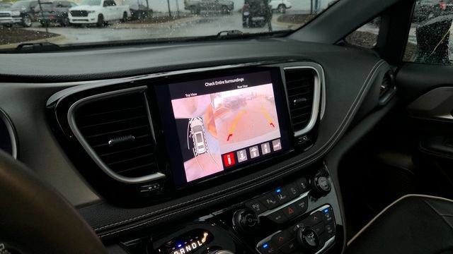 Certified 2023 Chrysler Pacifica Limited w/ Uconnect Theater Family Group AWD/4WD image 19