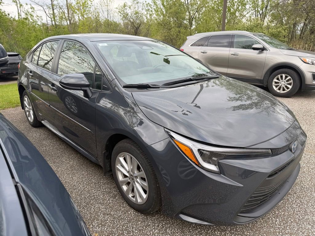 Certified 2025 Toyota Corolla LE w/ LE Premium Package AWD/4WD image 3