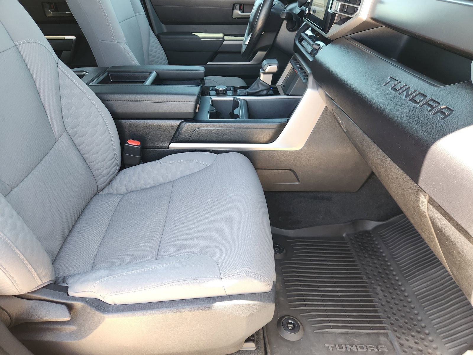 Used 2025 Toyota Tundra SR5 AWD/4WD image 15