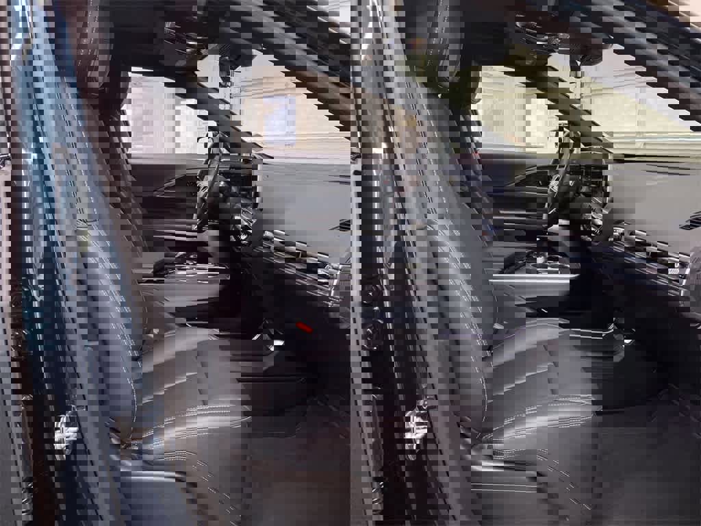 Certified 2025 Cadillac Lyriq Luxury image 19