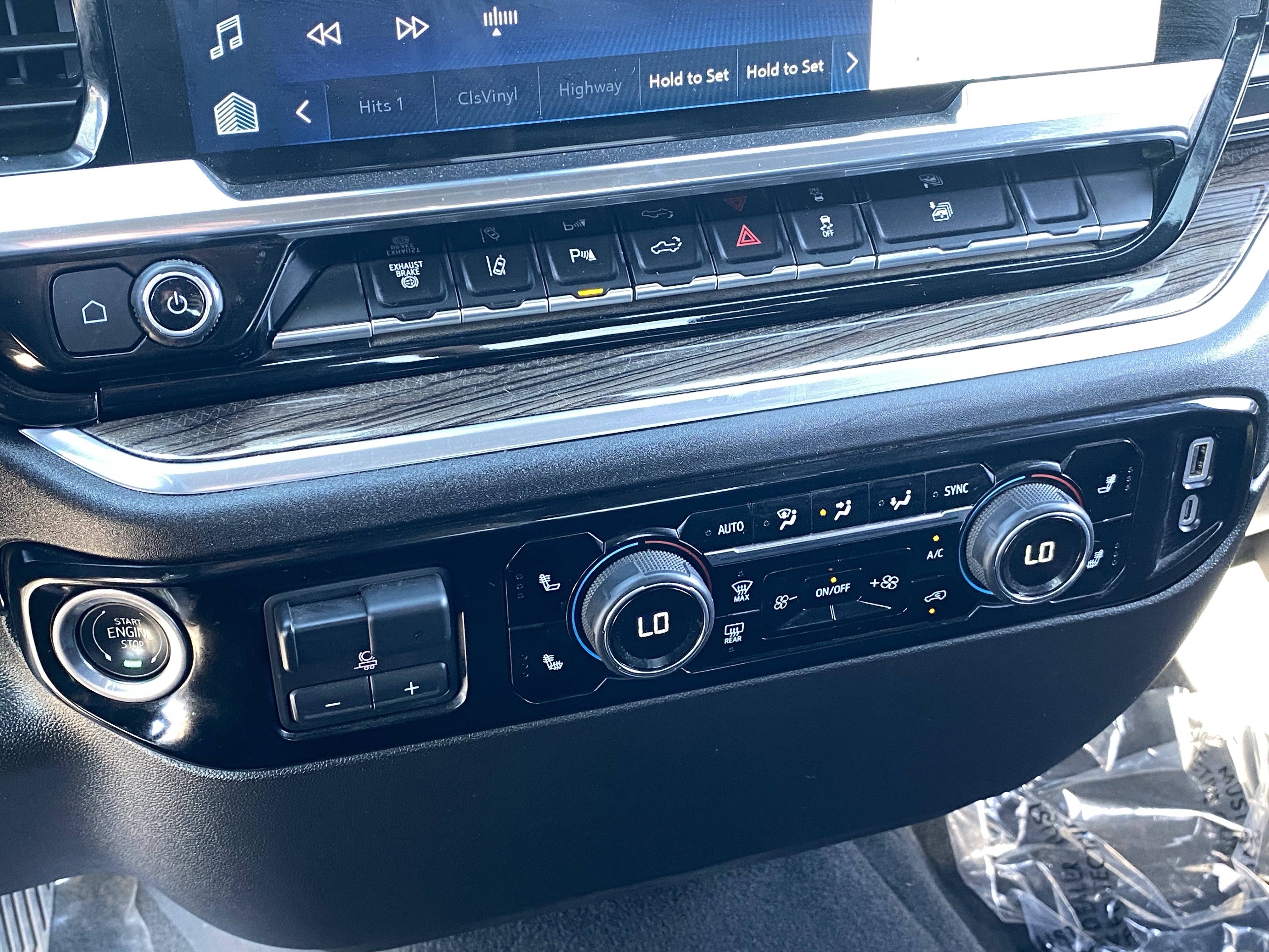 Used 2025 Chevrolet Silverado 2500 LT w/ Safety Package AWD/4WD image 24