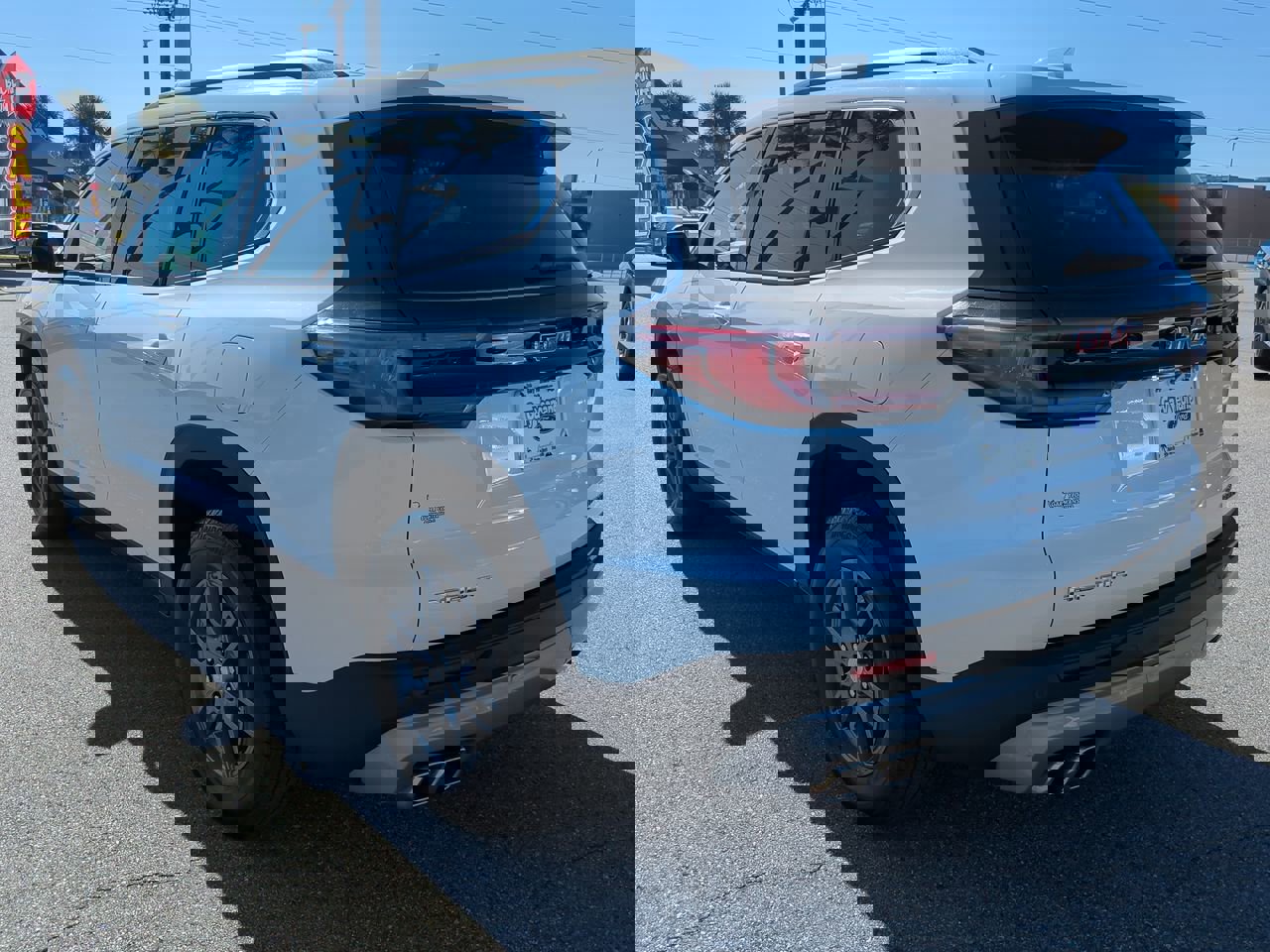 Used 2025 GMC Acadia Elevation image 6