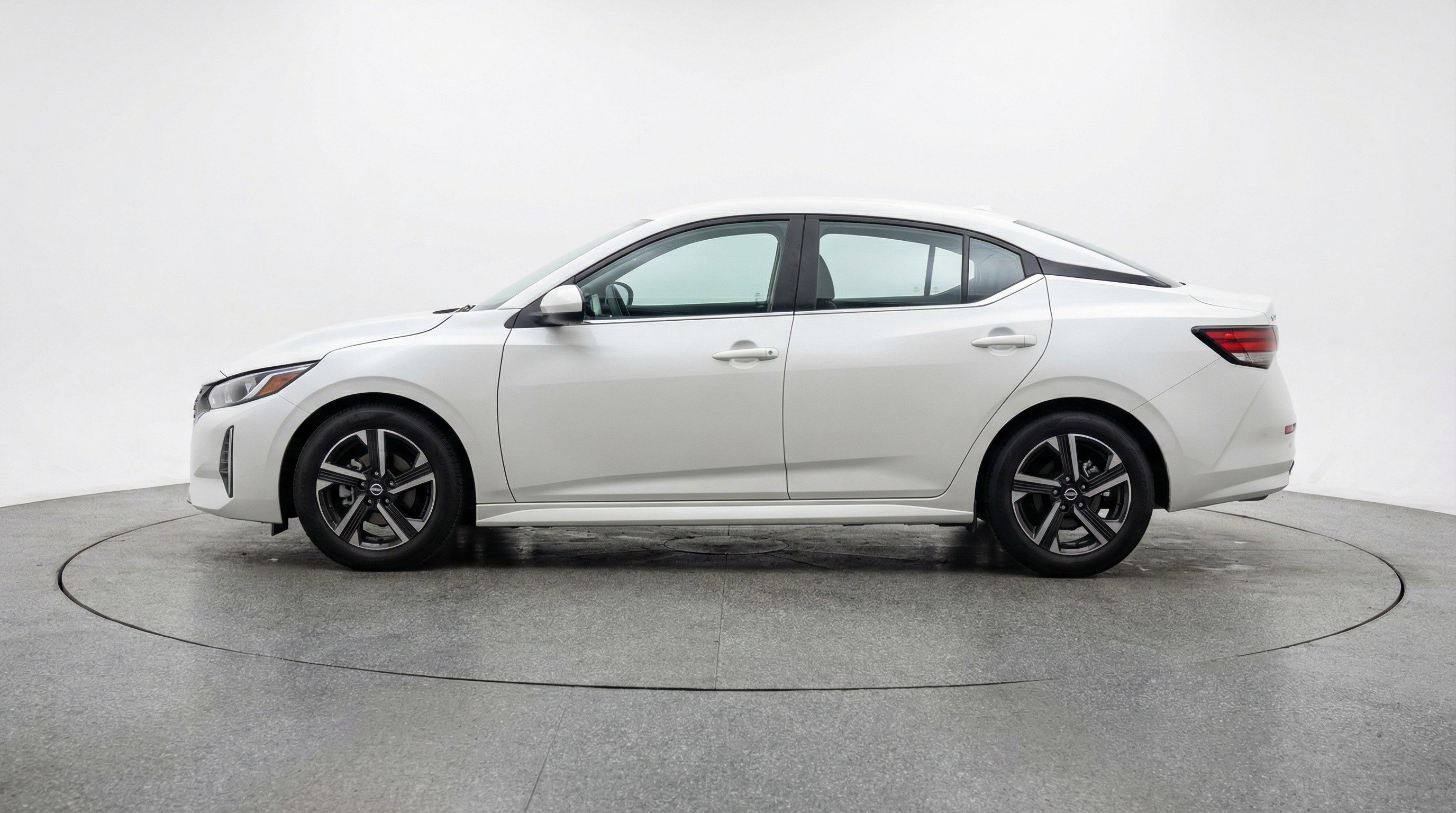 Used 2025 Nissan Sentra SV image 5