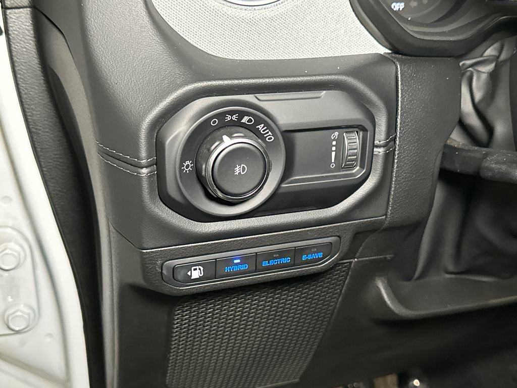 Used 2024 Jeep Wrangler Unlimited Sahara image 22