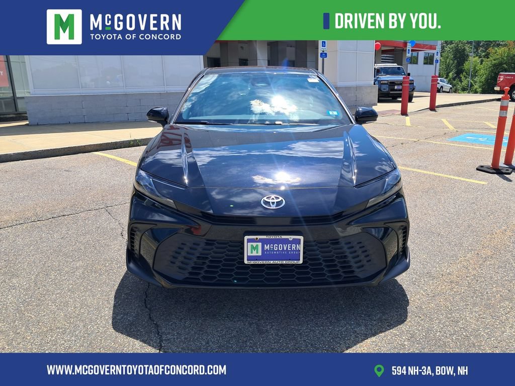 Used 2025 Toyota Camry SE w/ Convenience Package FWD image 11