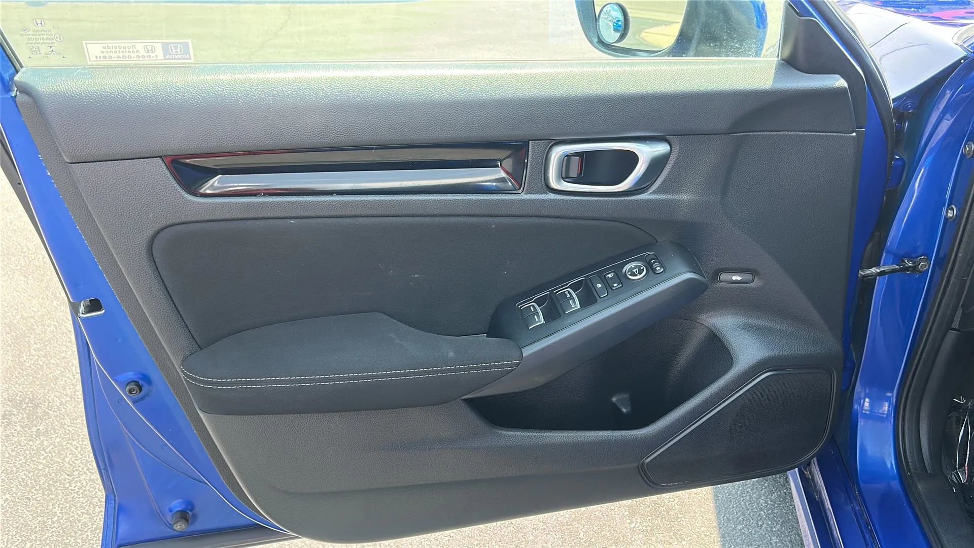 Used 2023 Honda Civic EX image 9