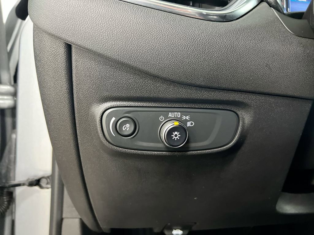 Used 2024 Chevrolet Equinox LT image 18