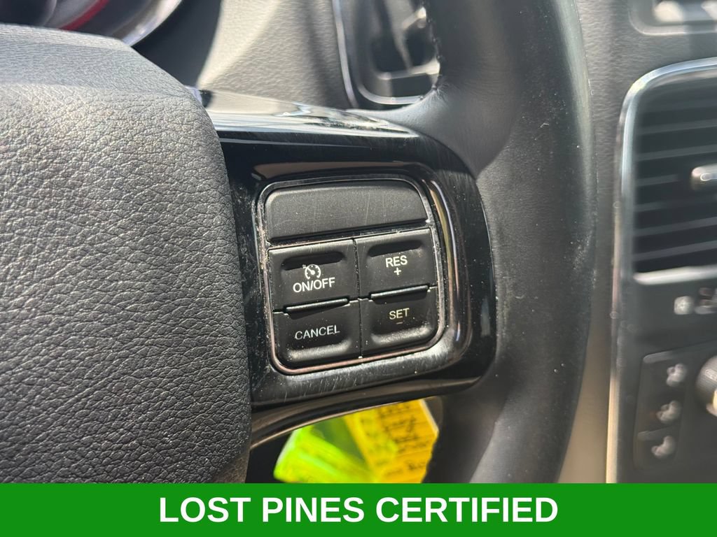 Used 2020 Dodge Grand Caravan SE FWD image 14