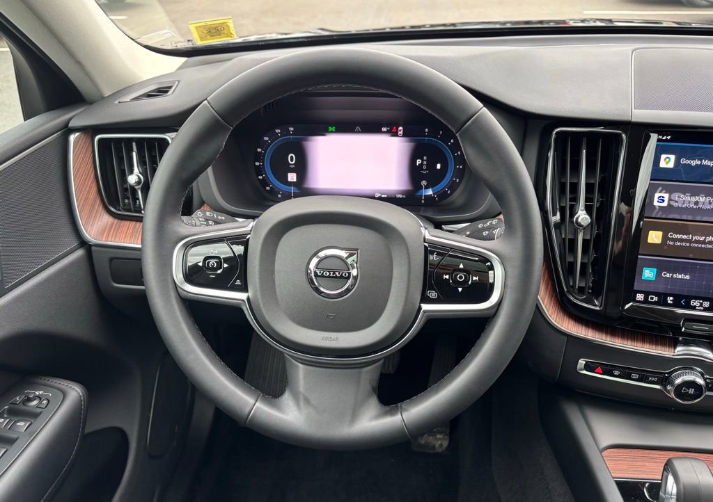 Used 2024 Volvo XC60 B5 Plus w/ Climate Package image 7