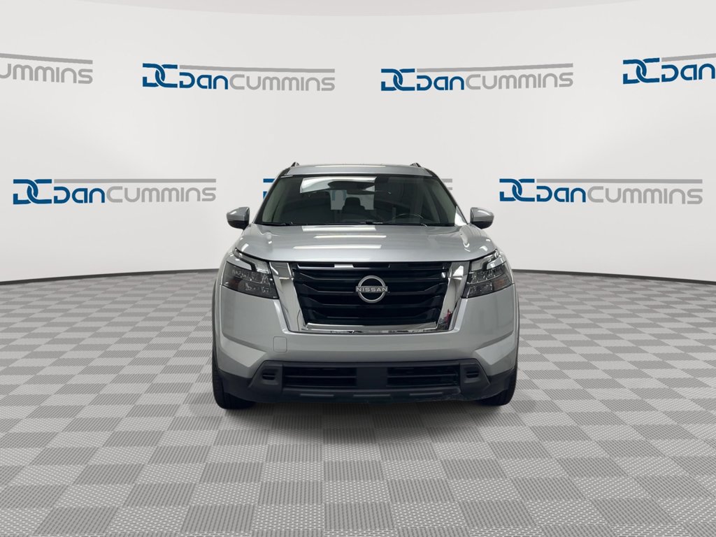 Used 2023 Nissan Pathfinder SV FWD image 3