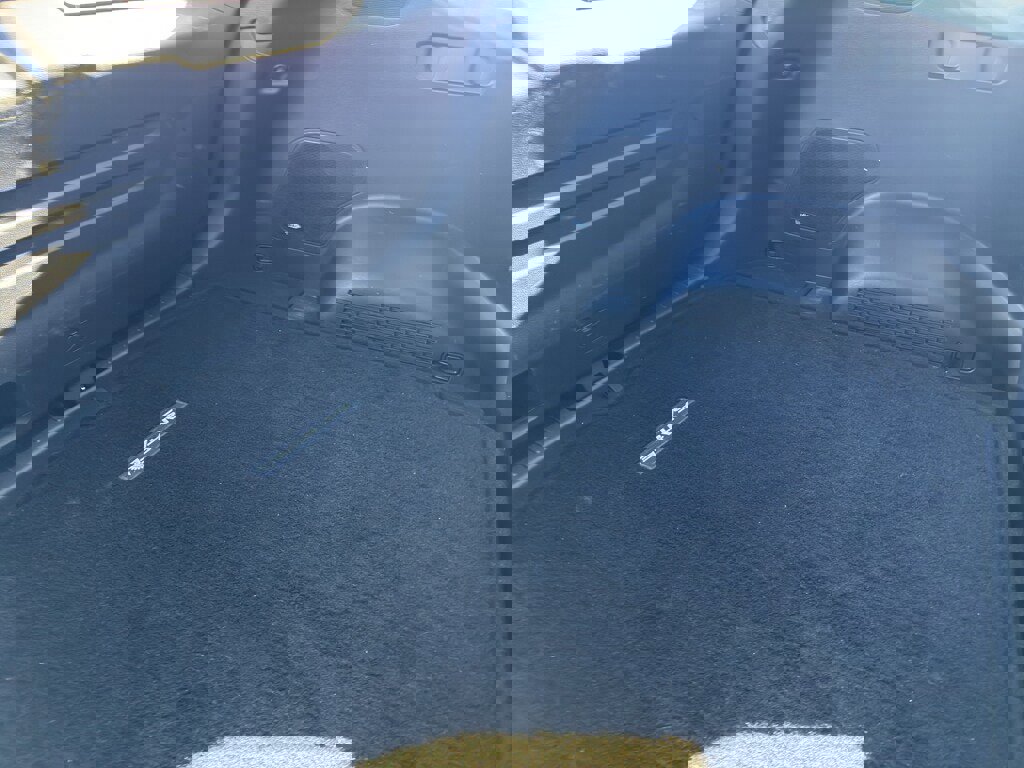 Used 2020 Hyundai Santa Fe Limited w/ Cargo Package image 21