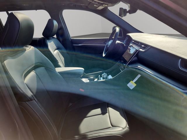 New 2025 Jeep Grand Cherokee Limited w/ Luxury Tech Group II image 20