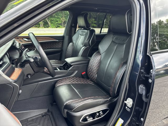 Used 2023 Jeep Grand Cherokee Summit w/ Adv Protech Group IV AWD/4WD image 17