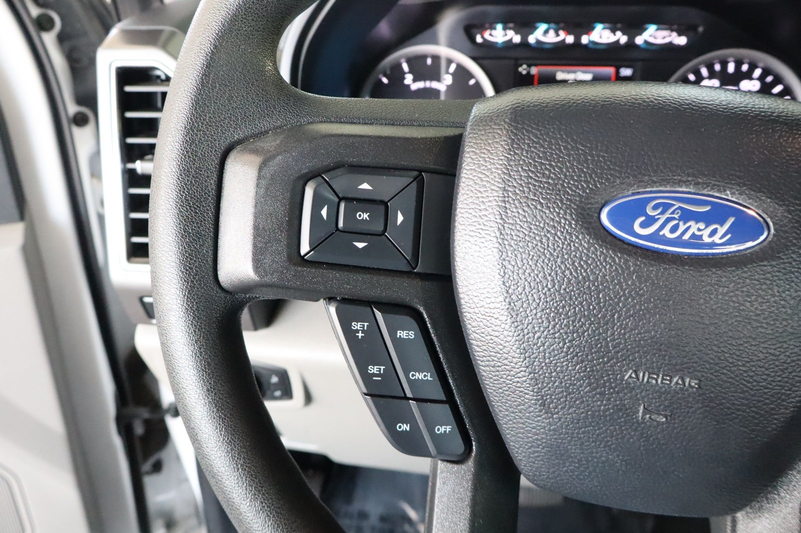 Used 2021 Ford F250 XLT w/ XLT Premium Package AWD/4WD image 25