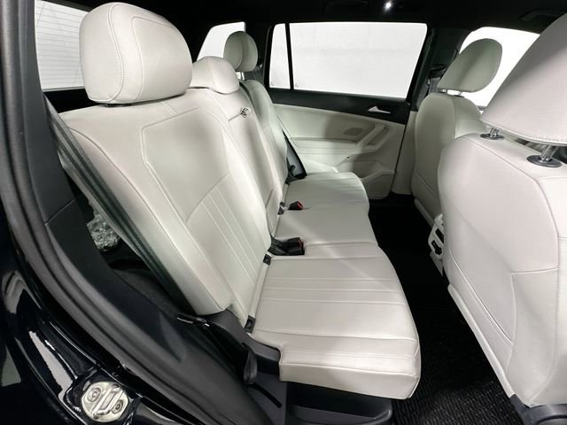 Used 2022 Volkswagen Tiguan SE R-Line image 25