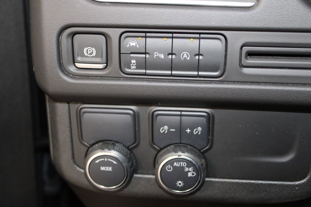 Used 2024 Chevrolet Suburban RST image 46