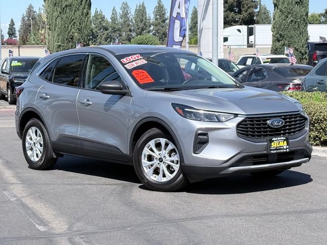 Used 2023 Ford Escape Active w/ Cold Weather Package FWD image 2