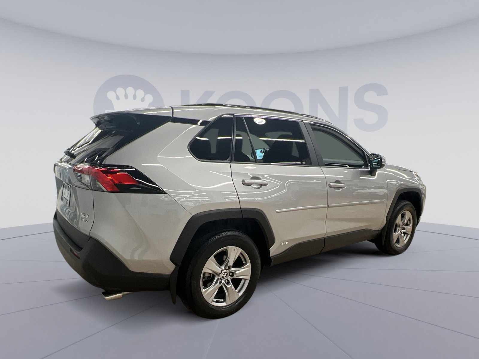 Used 2025 Toyota RAV4 XLE w/ Convenience Package image 4