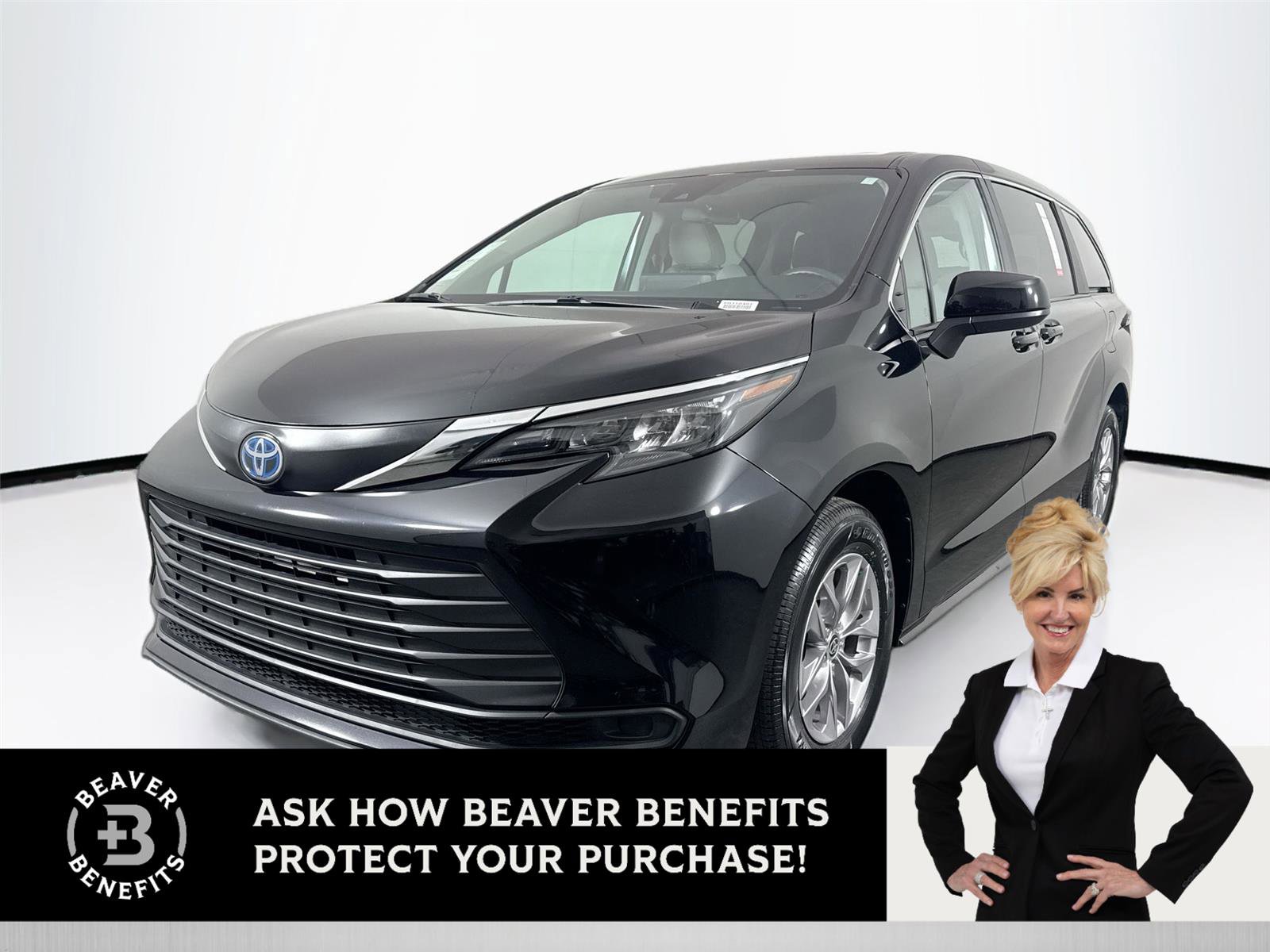 Certified 2024 Toyota Sienna LE image 1