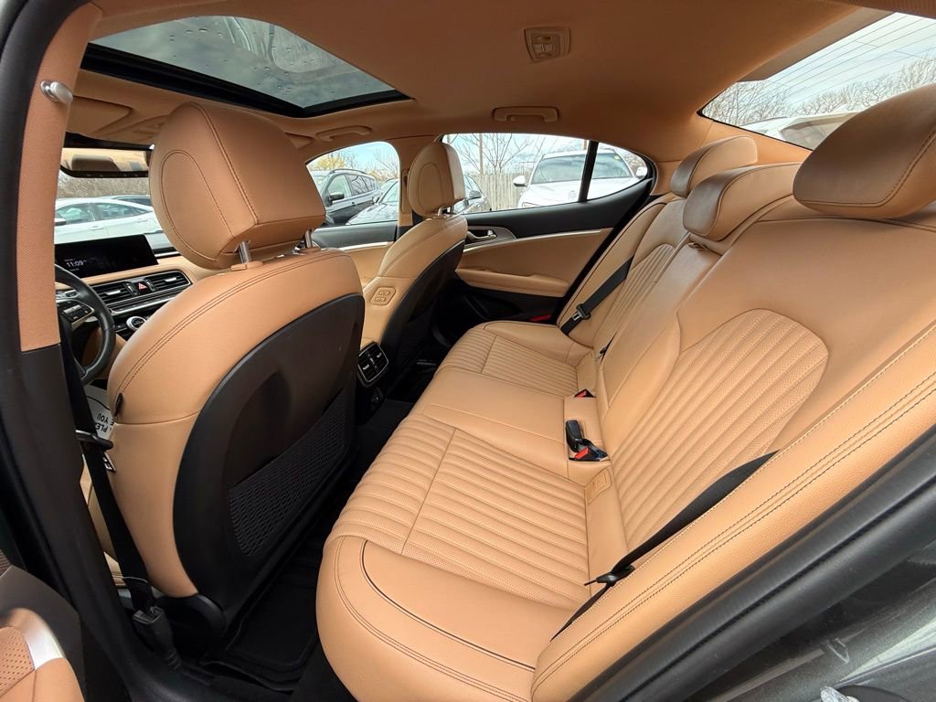 Used 2022 Genesis G70 2.0T w/ Prestige Package image 11