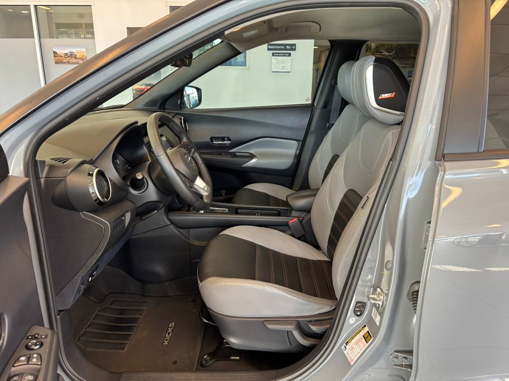Used 2021 Nissan Kicks SR w/ SR Premium Package FWD image 15