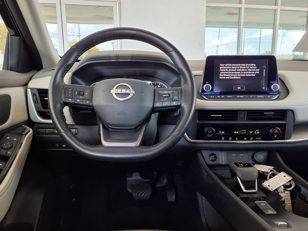 Used 2025 Nissan Rogue SV FWD image 16