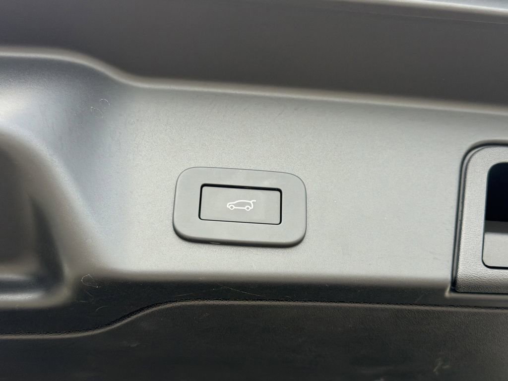 Used 2025 Land Rover Range Rover Evoque Dynamic SE image 8