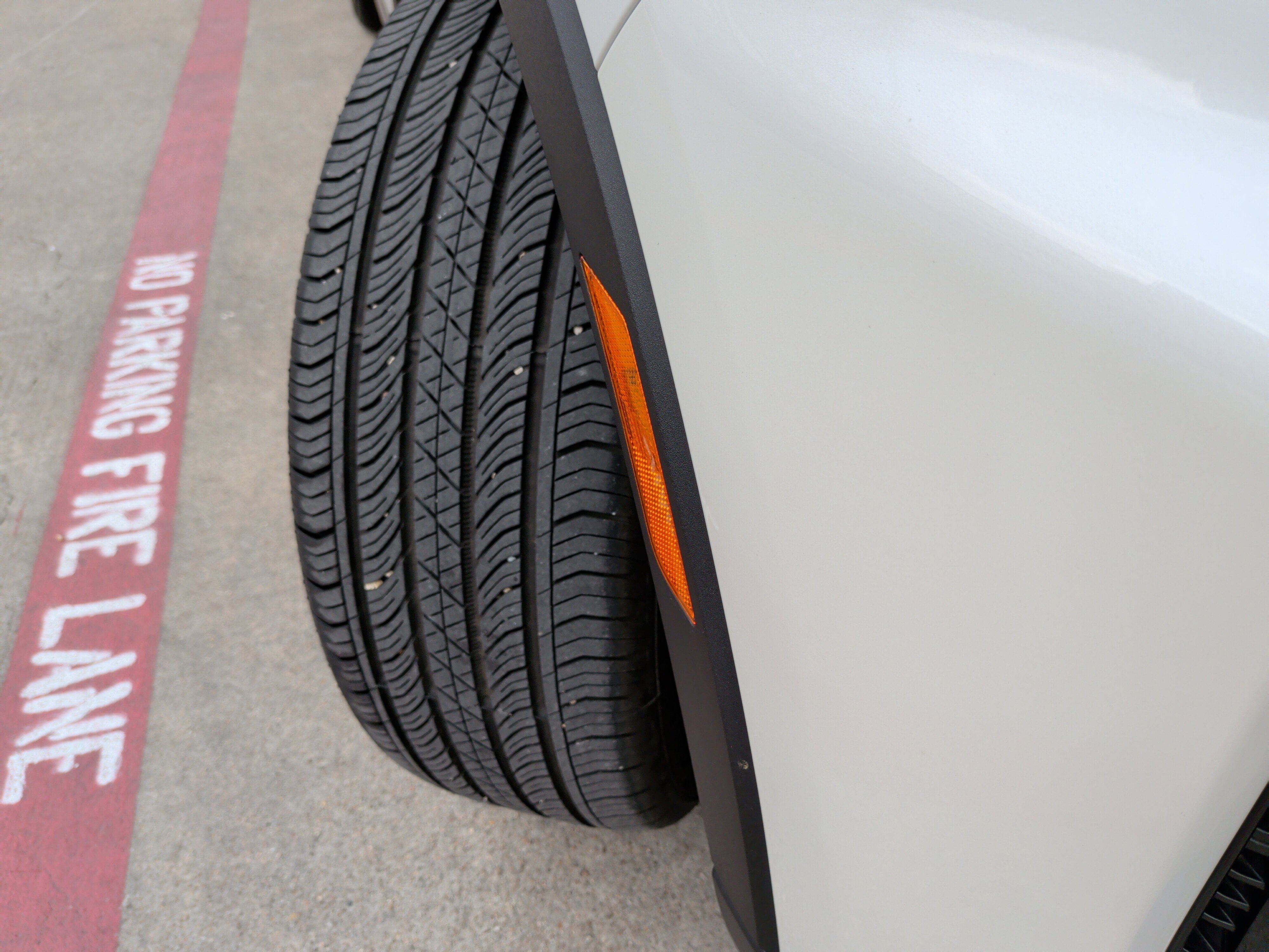 Used 2025 Cadillac XT4 Premium Luxury image 12